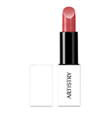Lipstick acabado en crema Spice Meets Nice deja los labios con un aspecto vibrante, lleno de color, y con una cómoda sensación de suavidad e hidratación